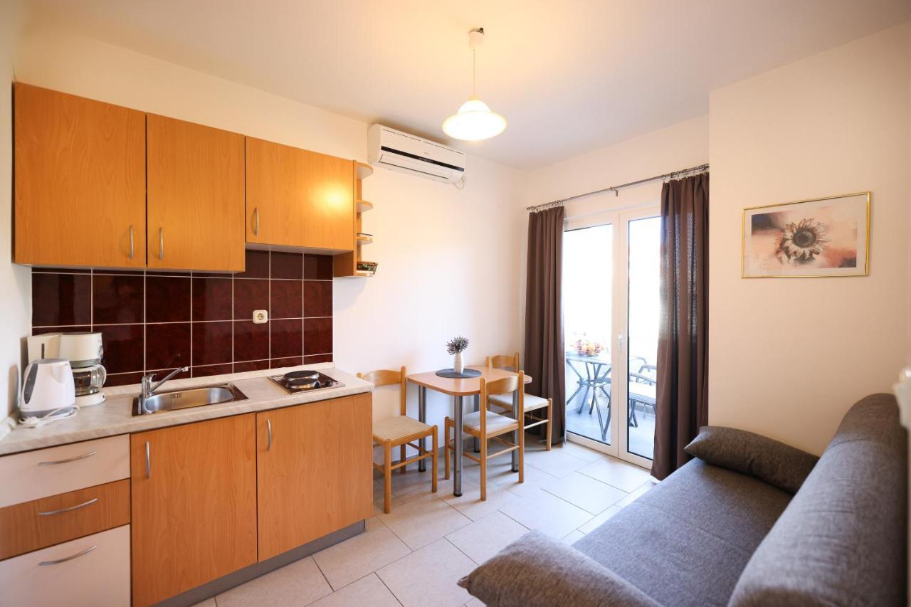 Apartments Lisica Apartment *