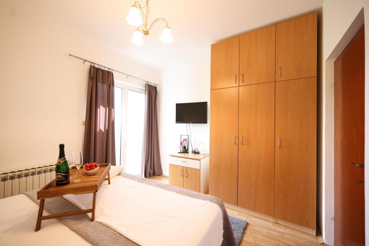 Apartments Lisica *